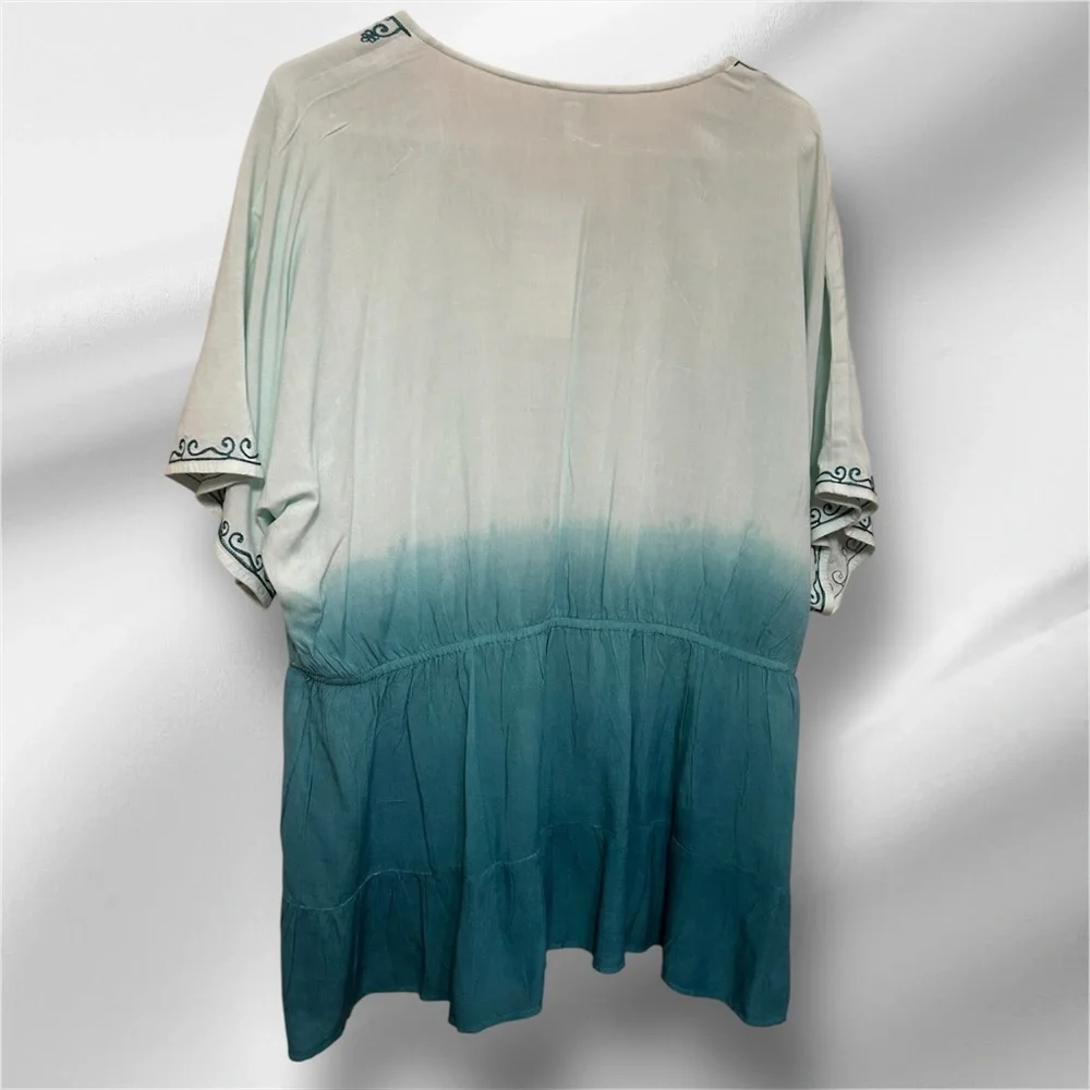 💜Half Off💜Cato Embroidered Teal Ombre Womens Top 
slight mark near R shoulder - Picture 2 of 8